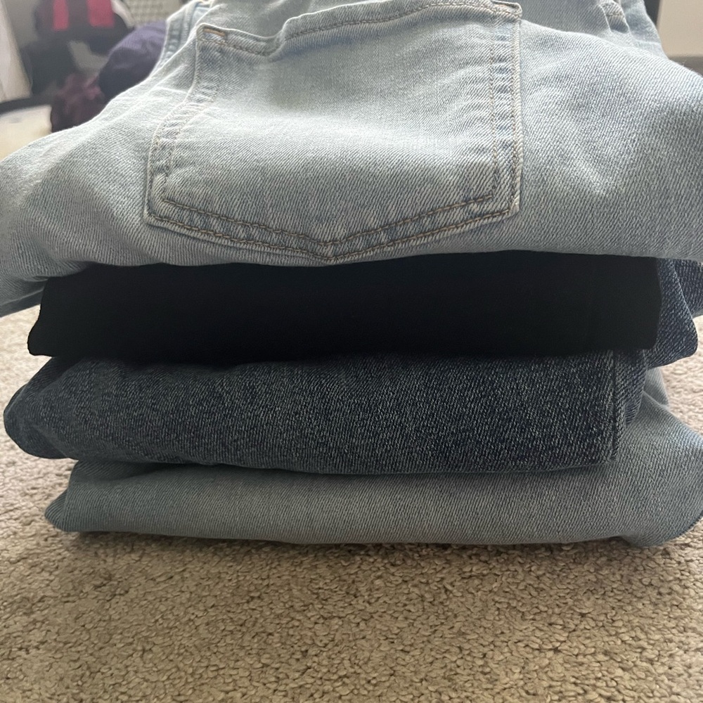 Bundle of old navy women’s jeans